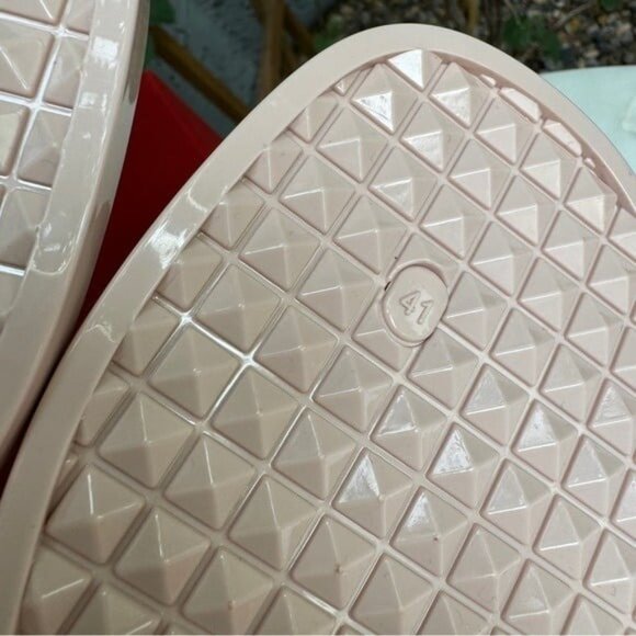 SOLD Valentino Garavani PM Logo Signature Thong Sandals - Picture 12 of 12